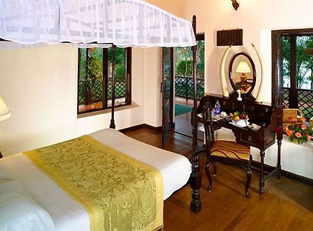 Ktdc Lake Palace Thekkady Kumily Dış mekan fotoğraf